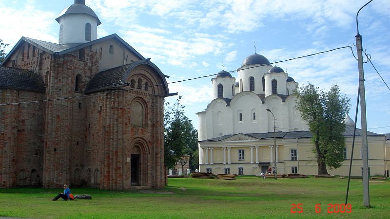 Novgorin kirkkoja